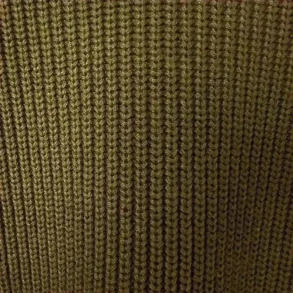 Express Crew Neck Oversized Shaker Knit Sweater, Dark Olive, Size S - Picture 5 of 9